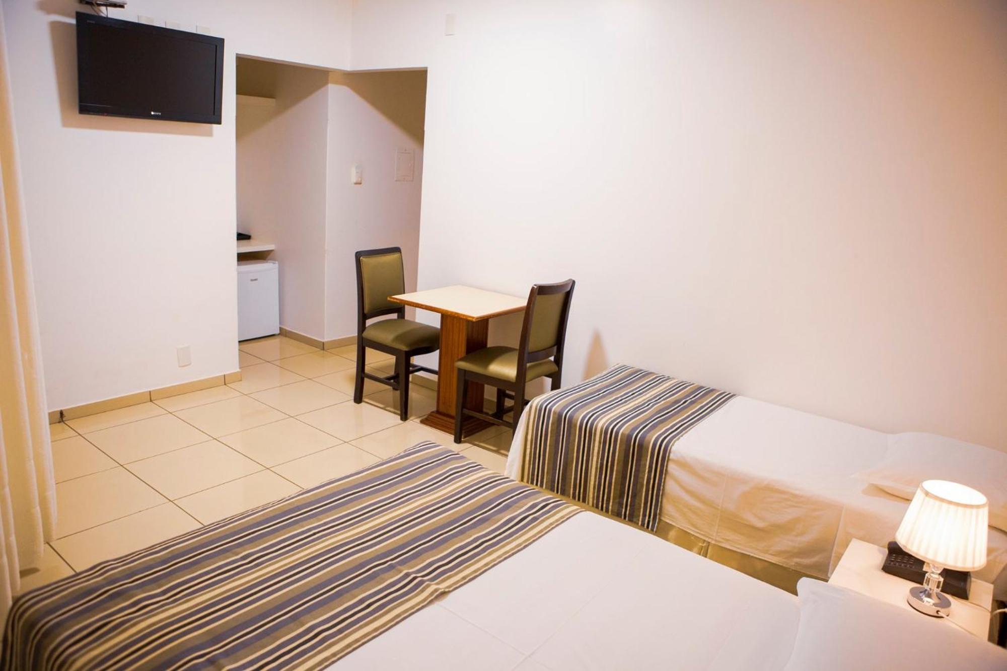 Hz Hotel Патус-ди-Минас Экстерьер фото